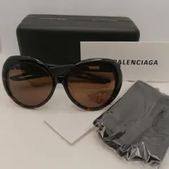 新品　バレンシアガ　サングラス Hybrid-Butterflyのサムネイル
