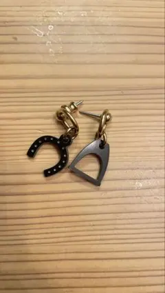 エルメス ピアス 《ループ》 PM 黒 - メルカリ