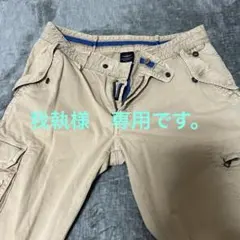 ベージュ カーゴパンツ 複数ポケット