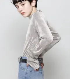 pageboyクシュソデバイカラープリーツハイネック トップス 長袖　ロンT