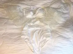 フリル付きホワイトセパレート水着