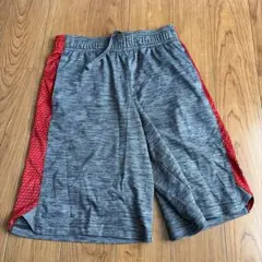 Under Armour グレー/レッド 半ズボン YLG