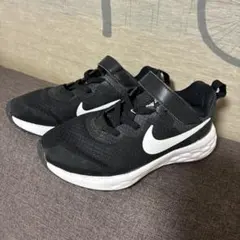 美品 NIKE ナイキ タンジュン スニーカー 17cm キッズ 黒白