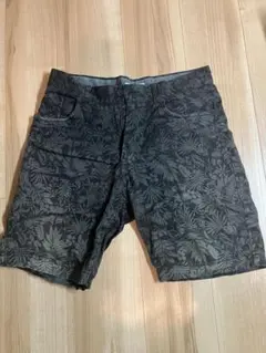 ミ*タ様 アダムエロペ　黒とグレーの花柄ショートパンツ
