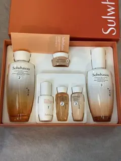 Sulwhasoo Essential Revitalizing Setのサムネイル