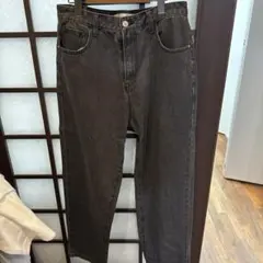 ダークグレー ストレートデニム