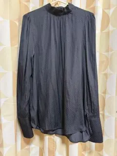背中あきバックスリット◇黒 ドット柄 入・長袖ブラウスH&M
