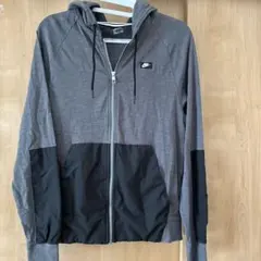NIKE パーカー　S