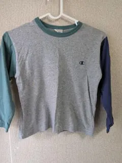 Champion トップス