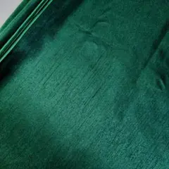 ハギレ　シャンタン　緑