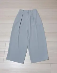 【美品】UNIQLO タックワイドアンクルパンツ(S) ライトブルー