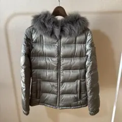 PRADAファー付きシルバーカラーダウンジャケット