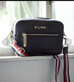 TOMMY 　ショルダーバッグ