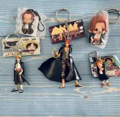 ワンピース シャンクス キーホルダー フィギュア 5点セット　フィギュア