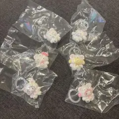 サンリオキャラクターズ　めじるしアクセサリー　ふわふわスノー　全6種コンプリート