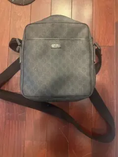 GUCCI GGスプリーム ショルダーバッグ