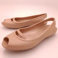 ベージュ オープントゥ フラットシューズ 2025年最新】CROCS つま先：オープントゥ フラットシューズ