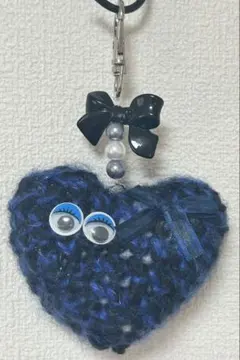 ハートチャーム　キーホルダー　編み物　かぎ針編み ハンドメイド