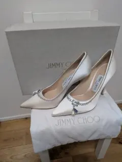 未使用級　 JIMMY CHOO ビジュー パンプス　36 1/2 アイボリーのサムネイル