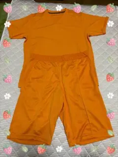 UNIQLO スポーツウエア　上下セット オレンジ　XL 未使用に近い
