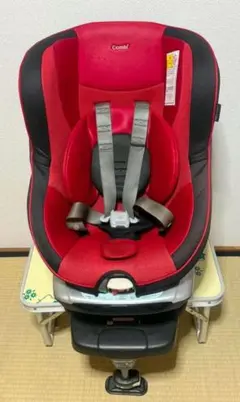 Combi チャイルドシート 回転式 ISOFIX対応 レッドのサムネイル