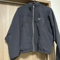 ウィンドブレーカー ナイキ