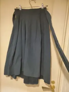 バックリボン付きダークブルーグレー　フレアスカート Mサイズ後ろ長め