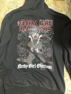NEEDY GIRL OVERDOSE フーディ XL