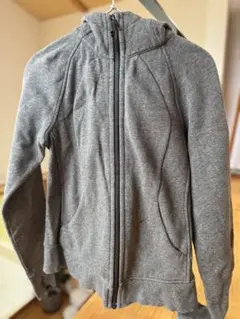 lululemon パーカー