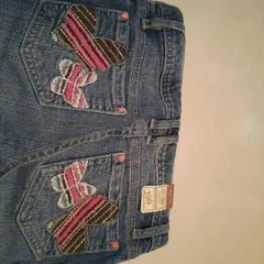 新品！蝶々の刺繍入りジーンズ
