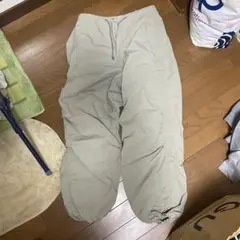 ベージュ ドローコード付きパンツ