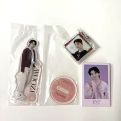 SEVENTEEN ウジ　アクリルスタンド　マグネットチャーム　缶バッジ