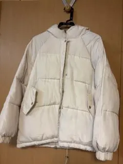 ホワイト フード付き ダウンジャケット