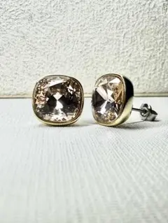 ピアス　ゴールドカラー×ペールピンク