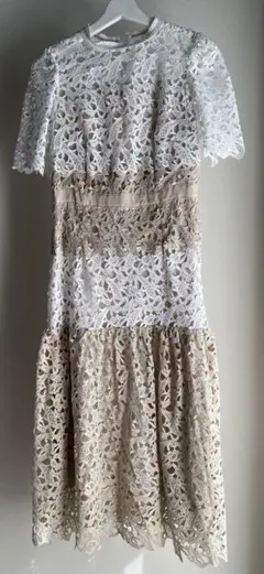 値下げセルフォード　レースワンピース