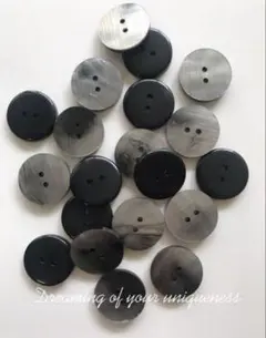 大きい黒ボタン　25mm 5個入り