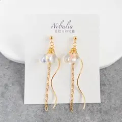 ✦しずくピアス✦ 透明感 クリアピアス ドロップ チェコガラス 揺れるピアス