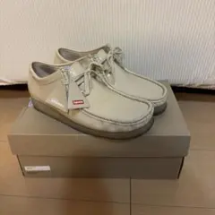 Supreme × Clarks Patent Leather Wallabee
