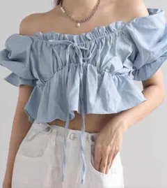 水色　トップス