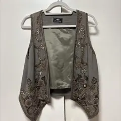 グレースコンチネンタル ビーズ刺繍 グレー ノースリーブベストのサムネイル