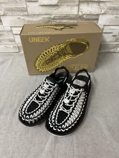 【新品未使用】keen ユニーク サンダル ビーチサンダル アウトドア 26.5