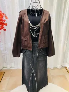 全身コーデ　3点セット　デニムスカート　黒トップス　アウター