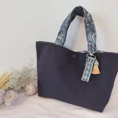 黒 トートバッグ ペイズリー柄　インド刺繍キーホルダー付き