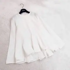 UNTITLED アンタイトル　ペプラムブラウス　白