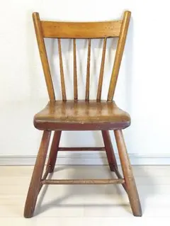 小ぶりなアンティークチェア　スラットバックチェア