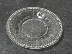 明治末期から大正初期　ミニプレスプレート　ウランガラス 4枚セット 明治末期から大正初期 ミニプレスプレート ウランガラス 4枚