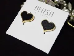 新品　英国　BLUSH　アンティーク調ベルベットハート ピアス