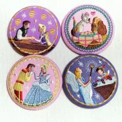 ディズニー　刺繍缶バッジ　4個セット　シンデレラ　ピノキオ　わんわん物語