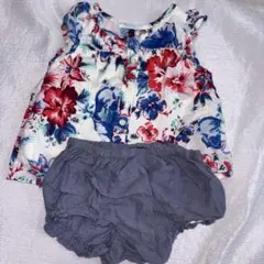 Baby Gap 花柄ノースリーブトップス＆ブルマ セットのサムネイル