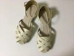 Ｍenue アイボリー ストラップ付きローヒールサンダル 3L 26cm 未使用